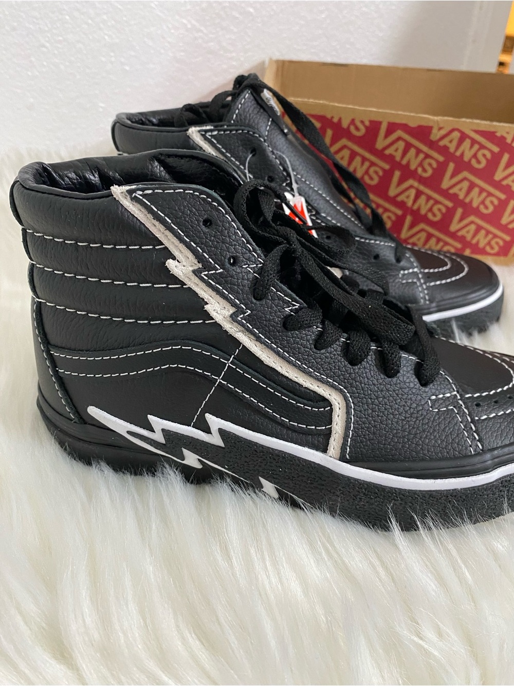 NEW Vans Black High-Top Sneakers with White Lightning Accent - Picture 2 of 8